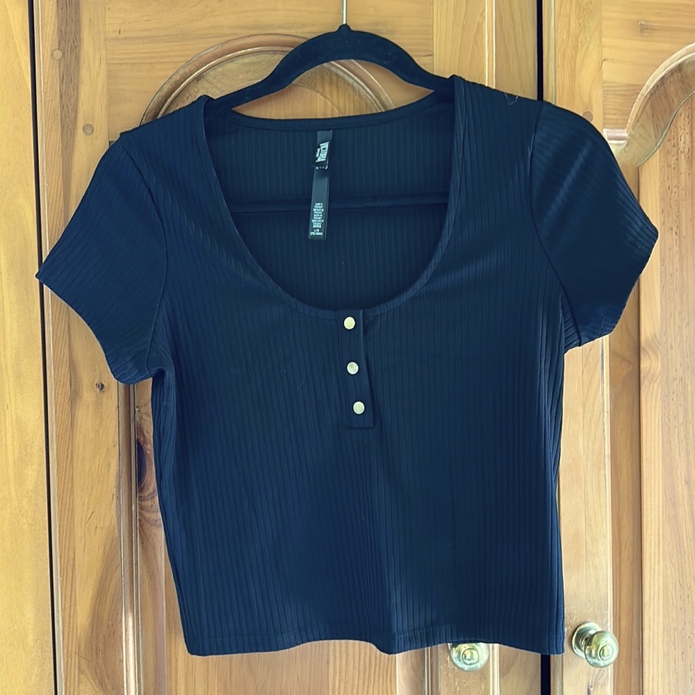 Victoria sport by Victoria’s Secret women’s sexy black knit crop top. Sz Large.